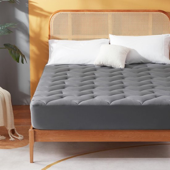 Ibenzoa® Grijze matrasbeschermer 140x200 cm met ademende microvezel en diepe zakken Ibenzoa® Grijze matrasbeschermer 140x200 cm met ademende microvezel en diepe zakken