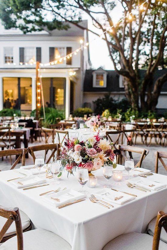 Ibenzoa® Set van vier elegante witte tafelkleden voor diverse gelegenheden