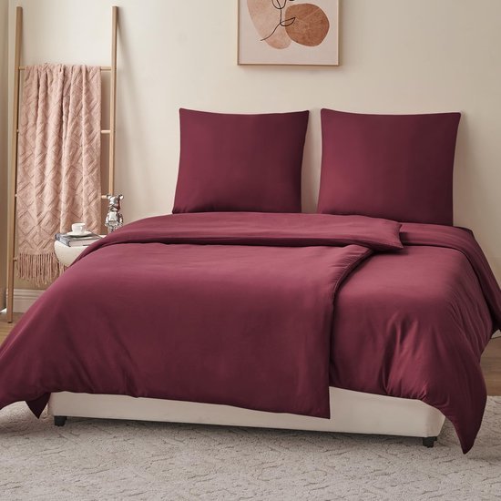 Unyqoos ® Bordeauxrood Luxe Beddengoedset met Ritssluiting en Ademend Microvezel Comfort