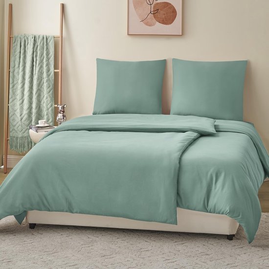 Unyqoos® Beddengoed Set van Microvezel in Saliegroen met Strijkvrije Eigenschappen voor Luxe Comfort