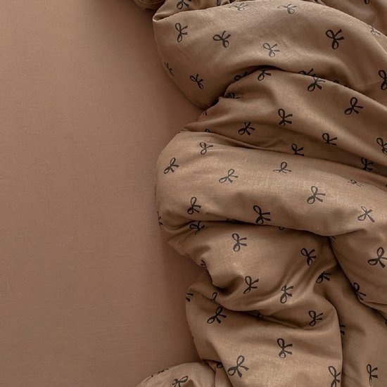 Unyqoos® Beddengoedset Met Strikpatroon Voor Meisjes In Chocoladebruin Met Microvezel En Ritssluiting