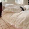 550x550-11386.jpg Unyqoos® Stijlvolle katoenen beddenset met bloemenmotief en ruches voor dames