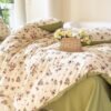 Unyqoos® Beddengoedset van microvezel met bloemen- en bladenpatroon in beige voor alle seizoenen