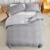 Unyqoos® Ademend dekbedovertrek met kussenslopen set in lichtgrijs 220x240 cm