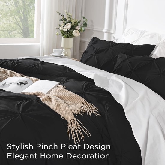 550x550-11910.jpg Unyqoos® Zwarte comforter met knijpvouwen en kussenslopen voor een stijlvolle slaapkamer
