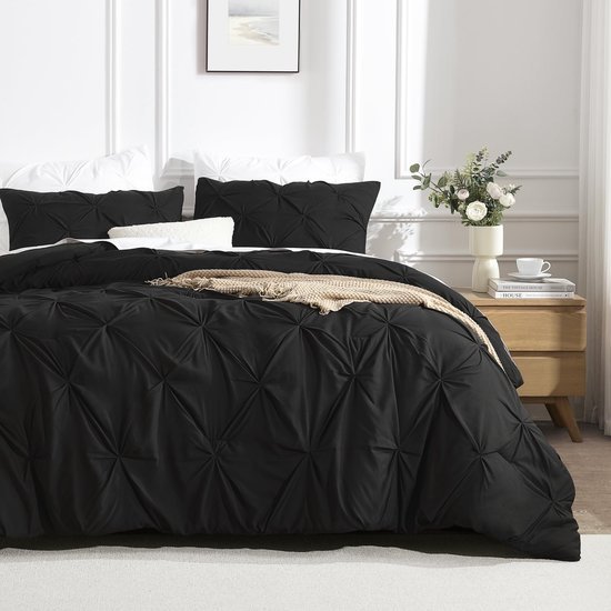 550x550-11911.jpg Unyqoos® Zwarte comforter met knijpvouwen en kussenslopen voor een stijlvolle slaapkamer
