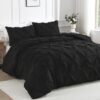 550x550-11916.jpg Unyqoos® Zwarte comforter met knijpvouwen en kussenslopen voor een stijlvolle slaapkamer