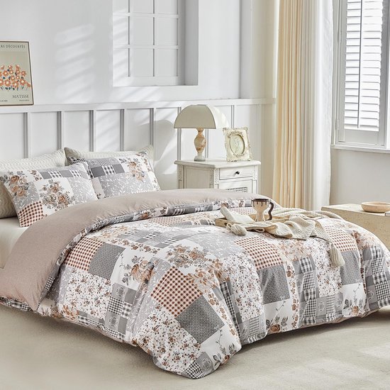 Unyqoos® Drie-delige beddengoedset met omkeerbaar microvezel patchwork ontwerp