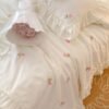 Unyqoos® Romantisch beddengoed met ruches en bloemenpatroon in zachte kleuren