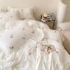 Unyqoos® Romantisch beddengoed met ruches en bloemenpatroon in zachte kleuren