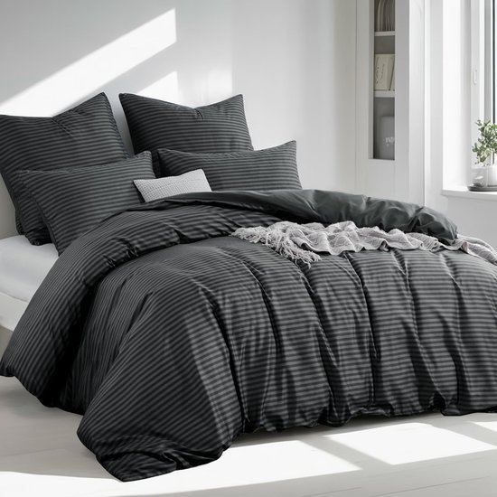 550x550-12297.jpg Unyqoos® Stijlvol en comfortabel beddengoed met gestreept patroon voor ultiem slaapgenot