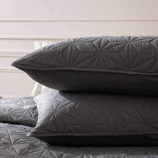 Unyqoos® Zacht en Lichtgewicht Sprei Set met Geometrisch Patroon voor Alle Seizoenen, Inclusief Kussenslopen