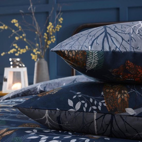 Unyqoos® Omkeerbare dekbedovertrekset met bosdierenprint in marineblauw polykatoen kingsize