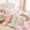 Unyqoos® Omkeerbare beddenset met botanisch patroon in roze en wit microvezel