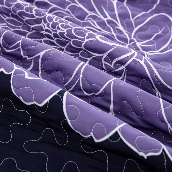 550x550-13286.jpg Unyqoos® Luxueuze Paarse Bloemen Sprei en Kussensloop Set voor Stijlvolle Slaapkamers