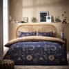 Unyqoos® Luxe dekbedovertrekset met sterrenbeeldontwerp in goud en marineblauw