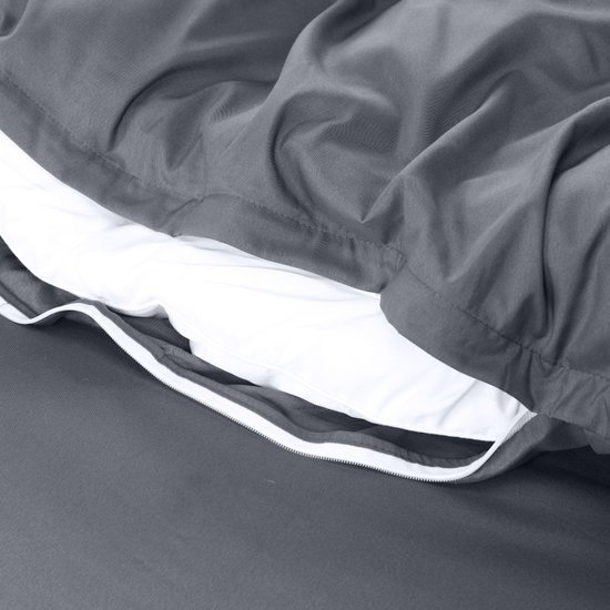 Unyqoos® Beddengoedset van microvezel met geborduurde kussensloop en ritssluiting in grijs