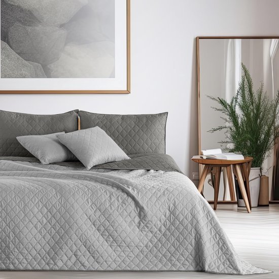 Unyqoos® Luxueuze en Onderhoudsarme Dubbelzijdige Bedsprei in Stijlvolle Ontwerpen, 170 x 210 cm