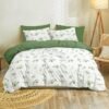 Unyqoos® Comfortabele beddengoedset van microvezel met botanisch design in saliegroen