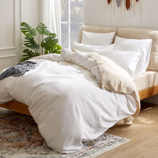 Unyqoos® Luxe wit beddengoedset van biologisch katoen met hoekbanden en kussenslopen