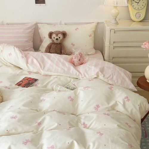 550x550-14454.jpg Unyqoos® Roze en wit gestreept beddengoed voor meisjes met strikken en ritssluiting