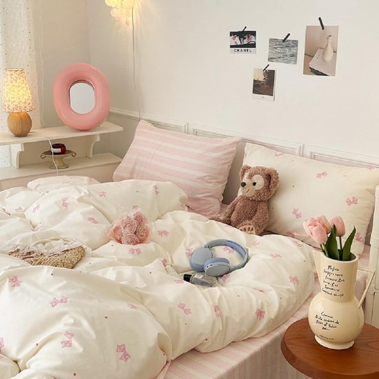 550x550-14456.jpg Unyqoos® Roze en wit gestreept beddengoed voor meisjes met strikken en ritssluiting