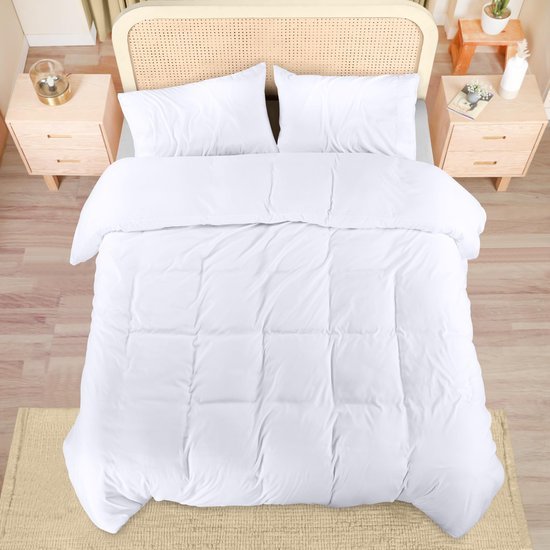 Unyqoos® Luxe Microvezel Beddengoedset 200x200 cm met Kussenslopen in Wit