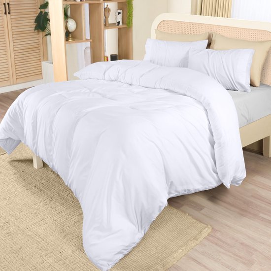 Unyqoos® Luxe Microvezel Beddengoedset 200x200 cm met Kussenslopen in Wit