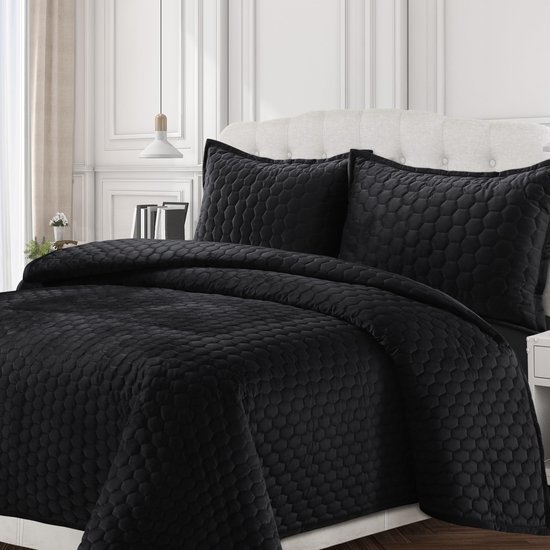 Unyqoos® Luxe driedelig beddengoedset met gewatteerde deken en kussenhoezen