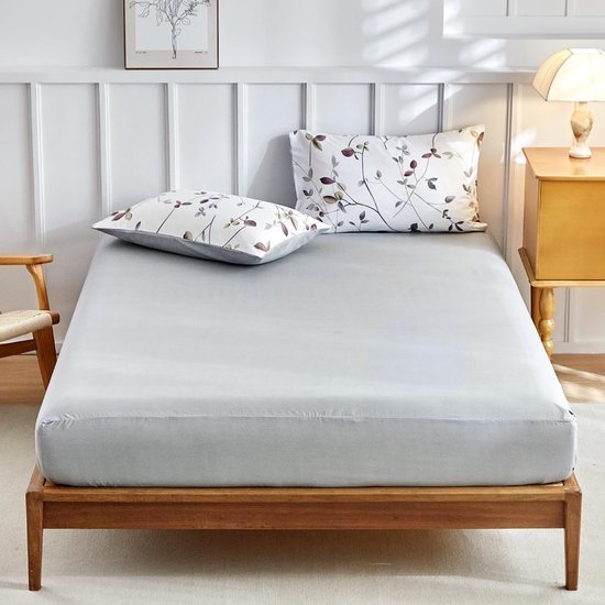 Unyqoos® Vierdelig beddengoed met botanisch motief en microvezel in wit en grijs