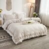 Unyqoos® Beddengoed Set met Romantische Ruches en Ritssluiting in Beige, 220 x 240 cm, Inclusief Kussenslopen