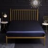 Unyqoos® Glanzend hoeslaken set met kussenslopen in navy blauw voor matrassen