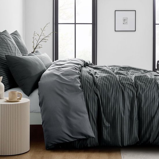 Unyqoos® Zacht en strijkvrij microvezel beddengoed met gestreept antraciet patroon
