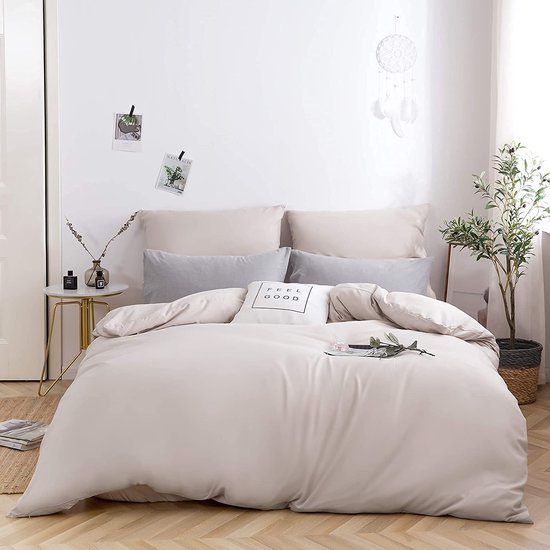 550x550-15558.jpg Unyqoos® Vierdelig Beddengoed Set van Microvezel met Ritssluiting in Beige Kleur