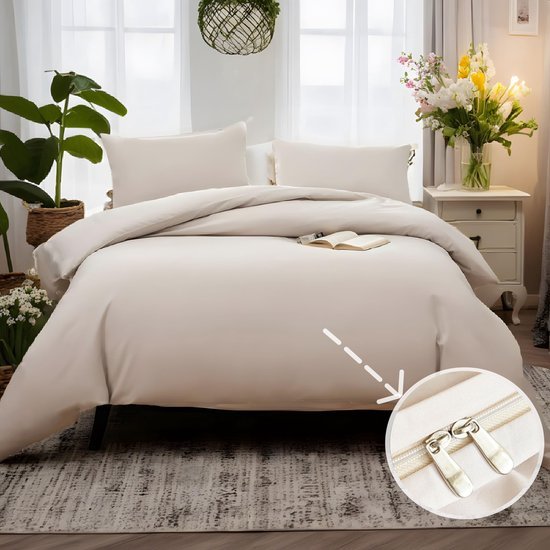 550x550-15561.jpg Unyqoos® Vierdelig Beddengoed Set van Microvezel met Ritssluiting in Beige Kleur