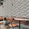 550x550-15735.jpg Unyqoos® Decoratief zelfklevend steenlook behang voor stijlvolle muurveranderingen