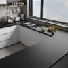 Unyqoos® Zelfklevende Meubelfolie in Houtlook voor Diverse Oppervlakken - Mat Zwart 30 x 200 cm