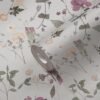 Unyqoos® Hoogwaardig vliesbehang met bloem- en bladmotief in landelijke stijl