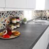 550x550-16995.jpg Unyqoos® Zelfklevende wandfolie in grijze betonlook voor diverse interieurtoepassingen