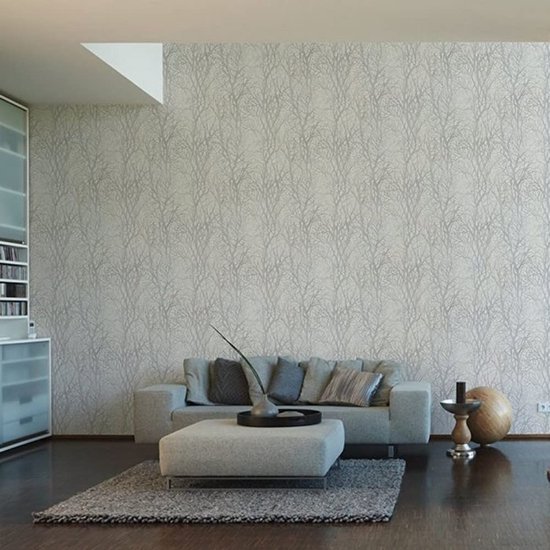 Unyqoos® Modern vliesbehang met bosmotief in wit en zilver voor een frisse uitstraling
