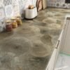 550x550-18730.jpg Unyqoos® Waterdichte houtlook plakfolie voor meubels en mure-n in grijs en bruin 40 cm x 3 m