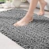 Unyqoos ® Ultra Comfortabele Badmat voor Badkamer met Chenille en Antislip Ontwerp, 60 x 110 cm, Grijs
