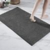 Unyqoos® Luxueuze Antislip Badmat voor Badkamer, Douche en Toilet - Donkergrijs Chenille Design, 70 x 120 cm