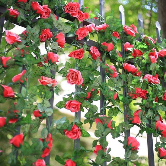 Unyqoos ® Realistische Kunstrozen Slinger van 240 cm voor Decoratieve Toepassingen