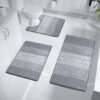 Unyqoos® Luxueuze Badkamerset van 3 Stuks met Zachte Microvezel en Antislip Onderkant in Lichtgrijs