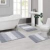 Unyqoos® Luxueuze Badkamerset van 3 Stuks met Zachte Microvezel en Antislip Onderkant in Lichtgrijs