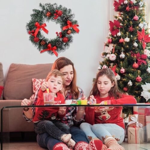 Unyqoos® Elegante kunstkerstkrans met rode bessen en dennenappels voor winterdecoratie