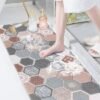 550x550-21606.jpg Unyqoos® Zachte antislip douchemat met drainage voor veilige en comfortabele badervaring