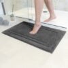 550x550-21628.jpg Unyqoos® Donkergrijze badmat met antislip voor veiligheid en comfort in de badkamer