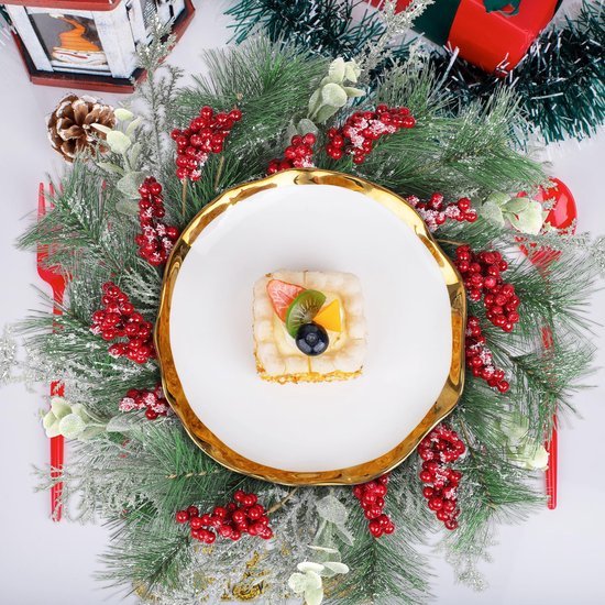 Unyqoos® Kunstmatige Kerstkrans met Rode Bessen en Dennenappels van 50 cm voor Decoratie